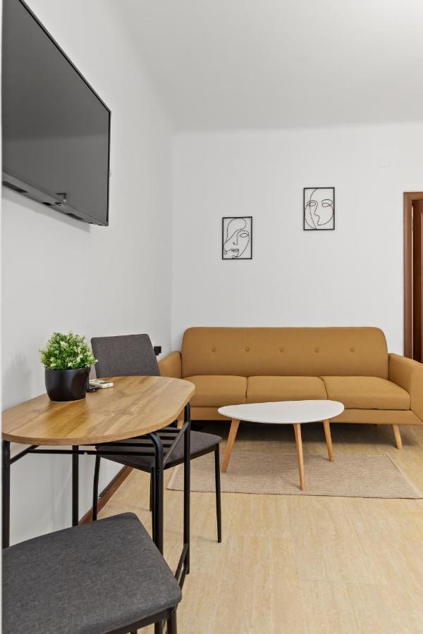 Upscale Studio, Walking Distance From The Old Town Bukarest Kültér fotó